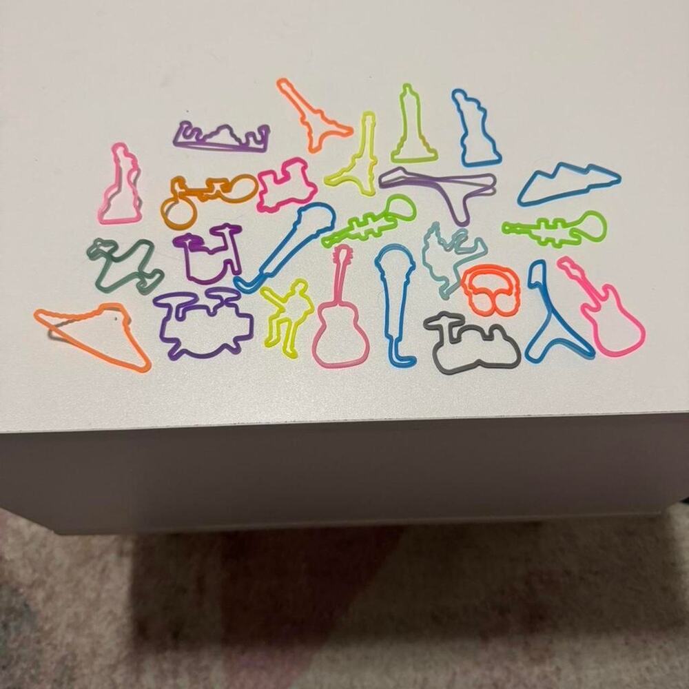 25 Assorted Music/Landmarks/ and Transportation Silly Bands- Lot 10
